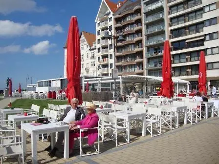 Zoute Near Beach With Garage *